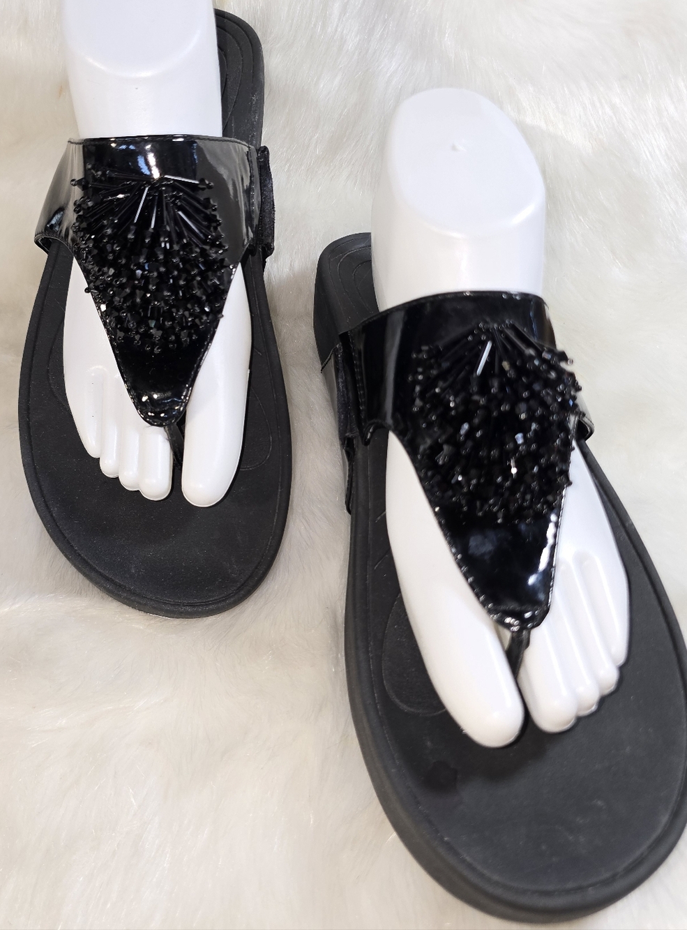 Bear Traps Womens Chunky Foam Black Beaded Toe-Post Sandals